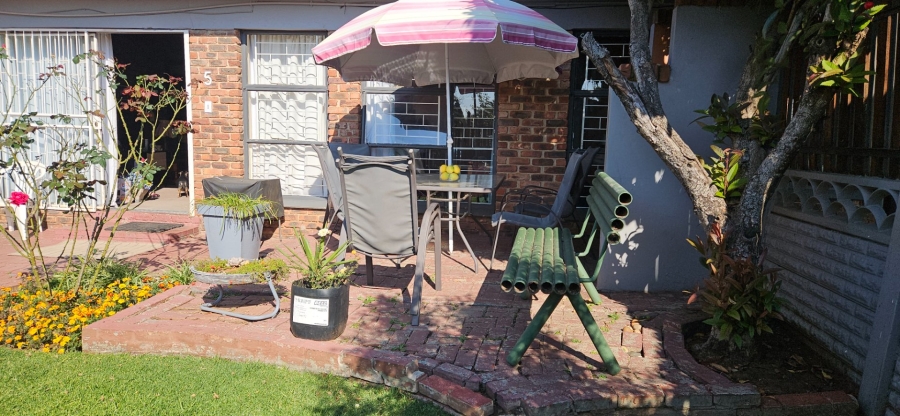 2 Bedroom Property for Sale in Pellissier Free State